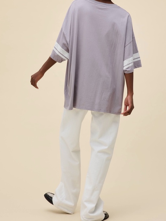 Daydreamer Queen Tee - Picture 6 of 6